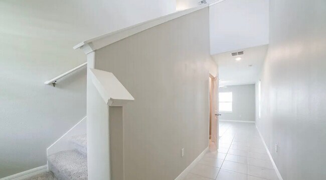 Building Photo - 15545 Miller Creek Dr