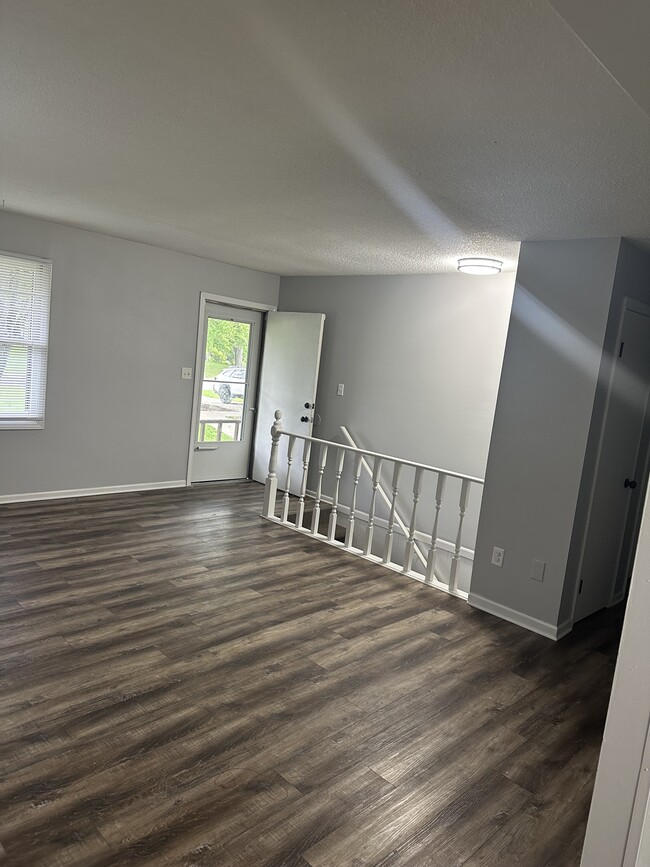 Building Photo - 2555 Ridgemoor Dr SE