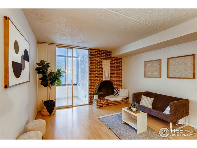 Living Room - 805 29th St