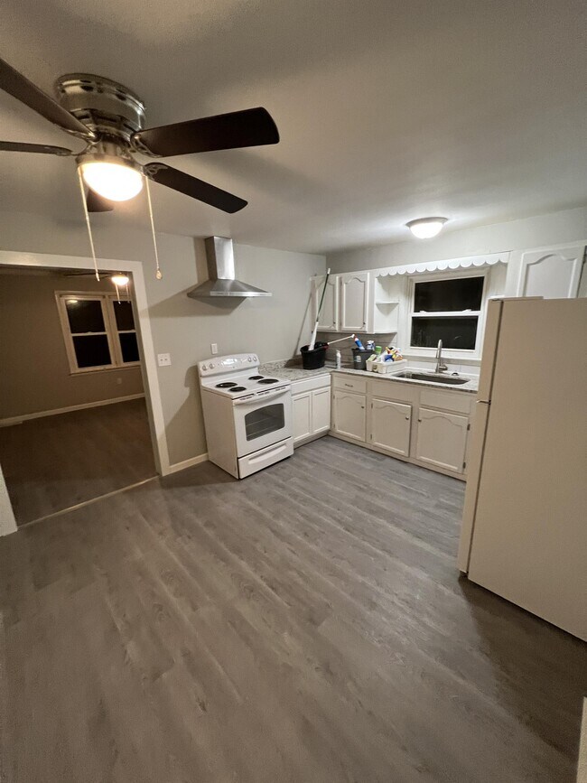 Foto del edificio - 132 Allnutt Dr