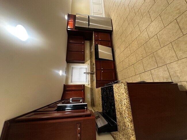 Foto del edificio - 4825 N Karlov Ave