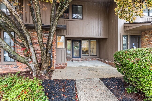 Building Photo - Available August 20th - 3 bedroom condo - ...