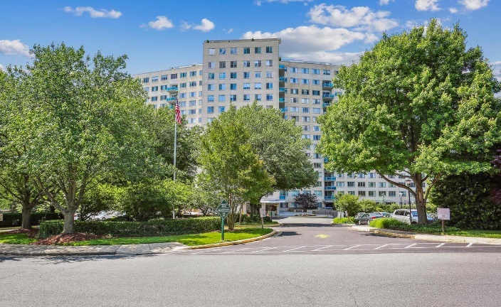 Primary Photo - 10500 ROCKVILLE Pike