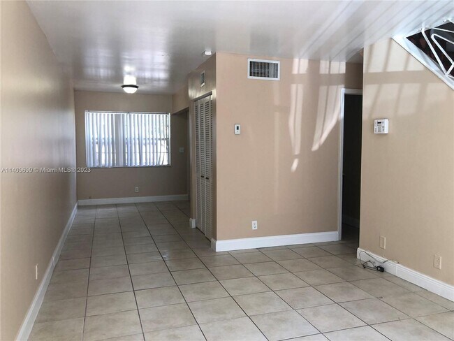 Foto del edificio - 849 NW 46th Ave