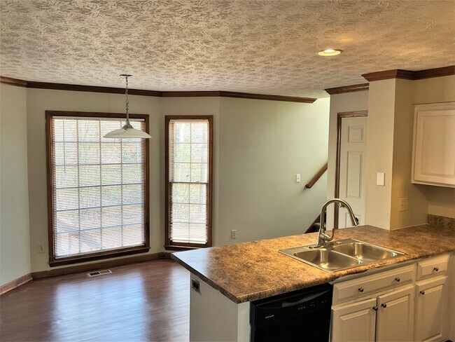 Building Photo - 3886 Brookside Pkwy