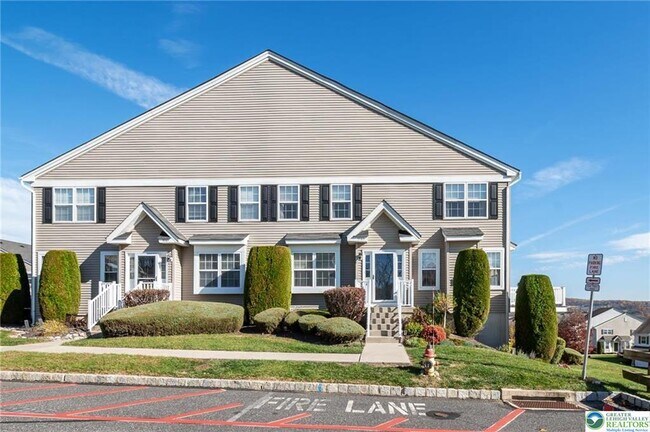 Foto del edificio - 5985 Saratoga Ln