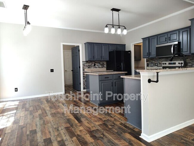 Building Photo - 4018 Manor House Dr