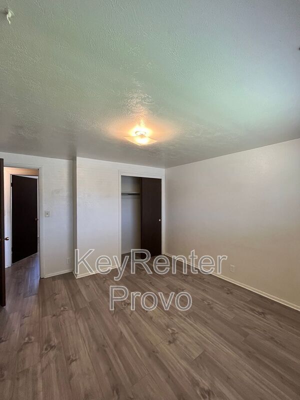 Building Photo - 465 E 535 S