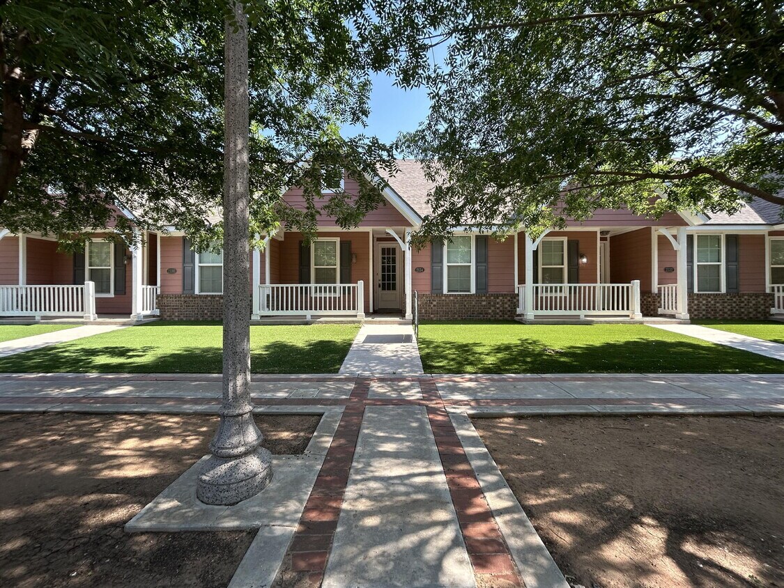 Foto principal - 2134 10th St