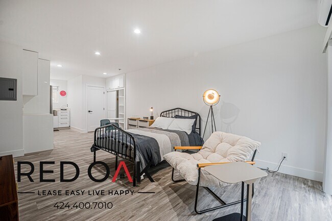 Foto del edificio - 1346 N Fuller Ave