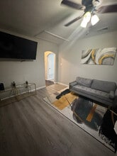 Building Photo - 1334 W Ridgewood Ct