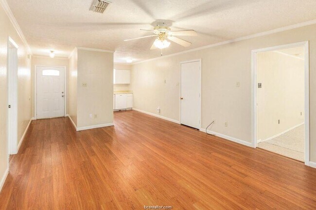 Building Photo - 1106 Taurus Ave