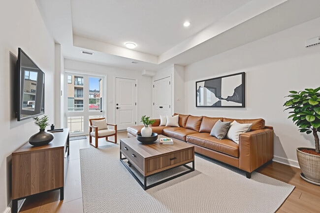 Building Photo - 167 Reverie Way