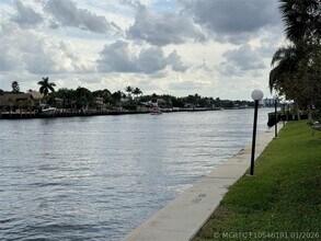 Building Photo - 6219 Bay Club Dr