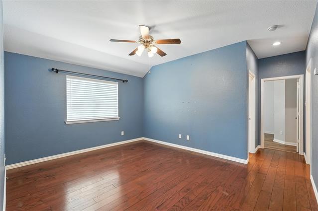 Foto del edificio - 3011 Clear Springs Dr