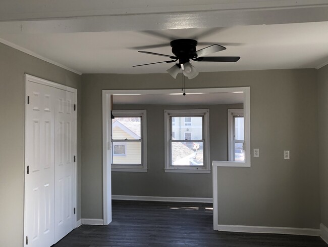 Building Photo - 2920 E Cold Spring Ln