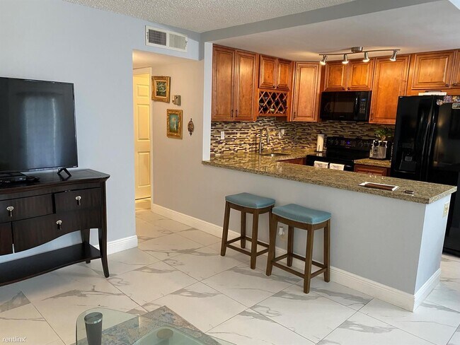 Foto del edificio - 2 br, 2 bath Condo - 579 Normandy M