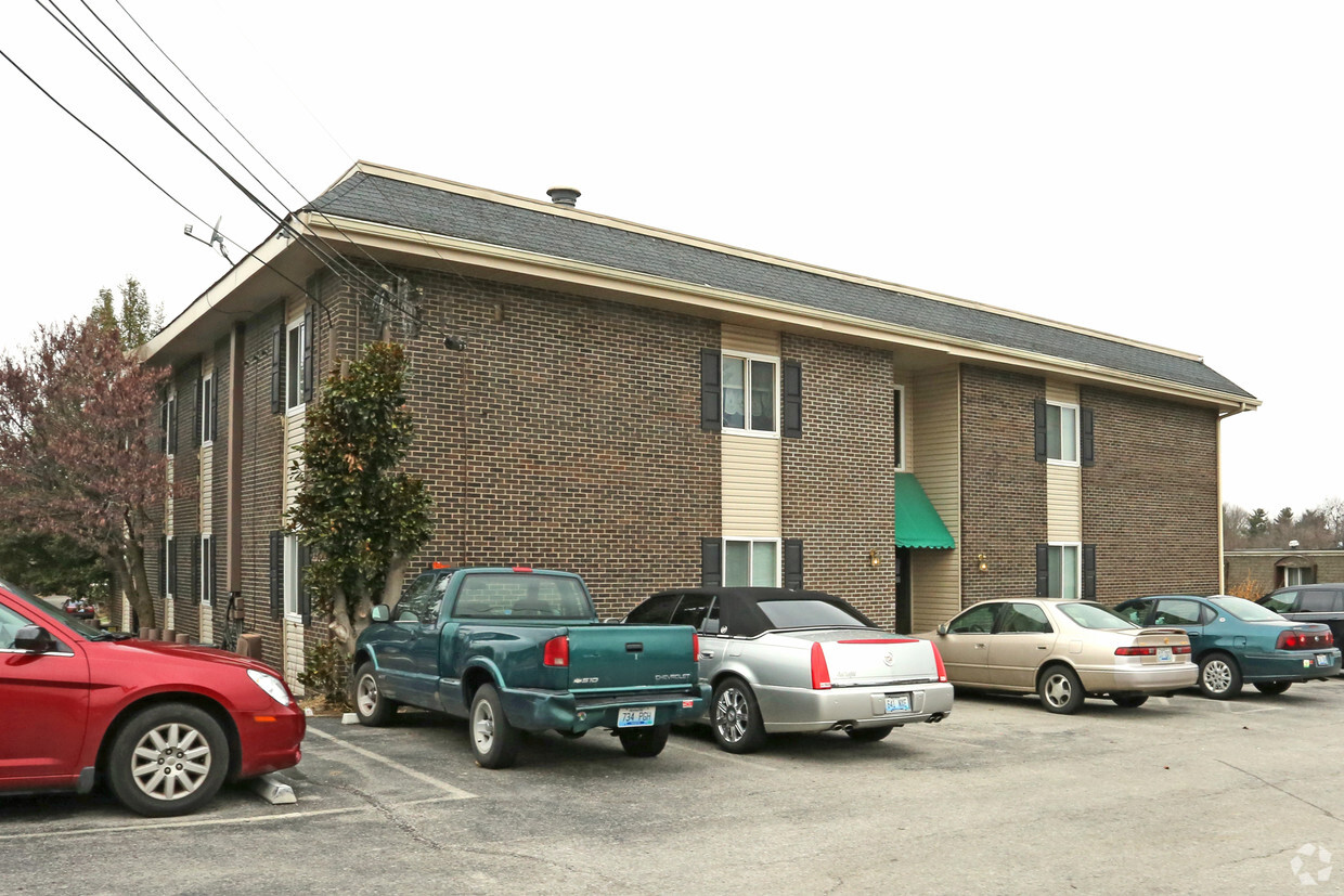 Building Photo - 208 Lakeshore Dr