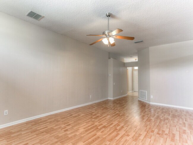 Foto del edificio - 10422 Hunters Haven Blvd