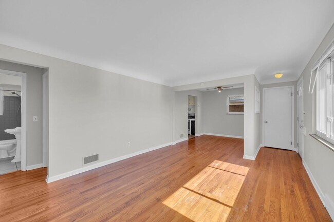 Foto del edificio - COLERAIN- Charming 3 bedroom 1.5 bath