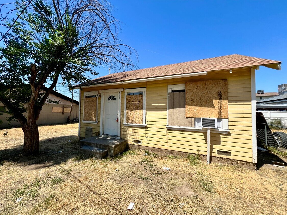 917 33rd St, Bakersfield, CA 93301 House Rental in Bakersfield, CA