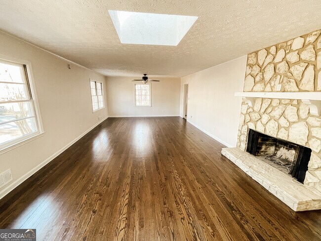 Foto del edificio - 359 N Victoria Rd