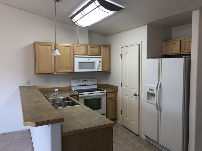 Building Photo - 11628 Hummer Bay Loop #37