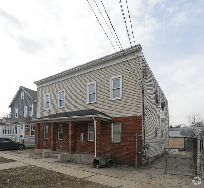 120 Linden Ave, Hempstead, NY 11550 Apartments Hempstead, NY