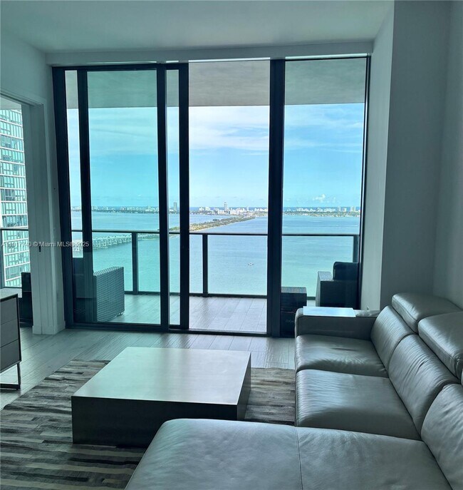 Foto del edificio - 480 NE 31st St