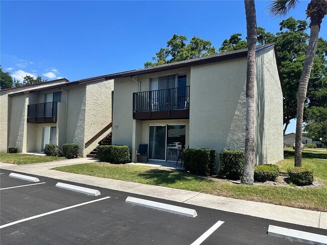 Building Photo - 4215 E Bay Dr