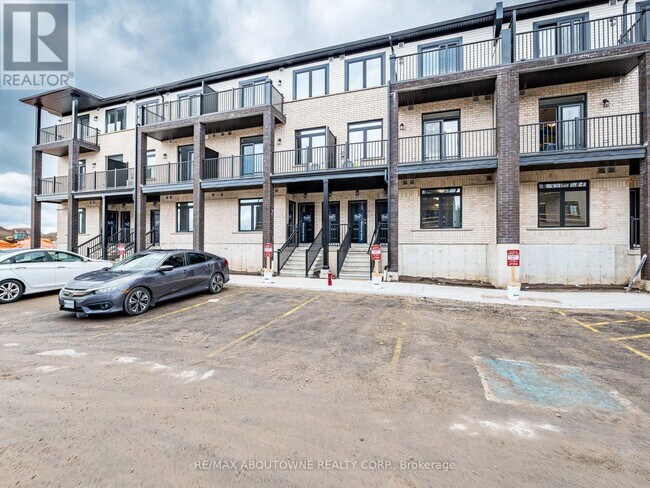 Building Photo - 69 Thatcher Dr