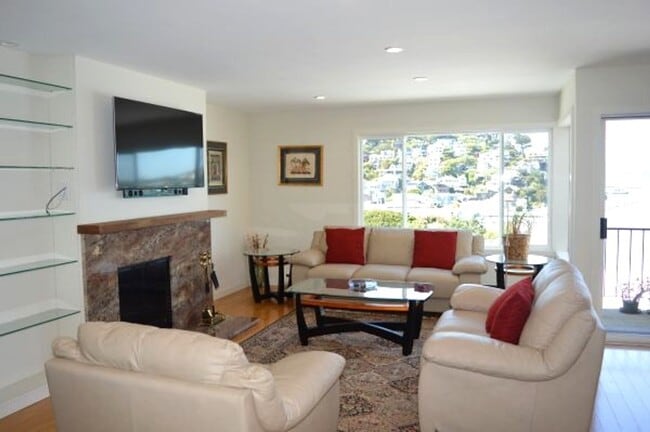 Building Photo - Furnished 1 Bedroom Sausalito Condo with W...
