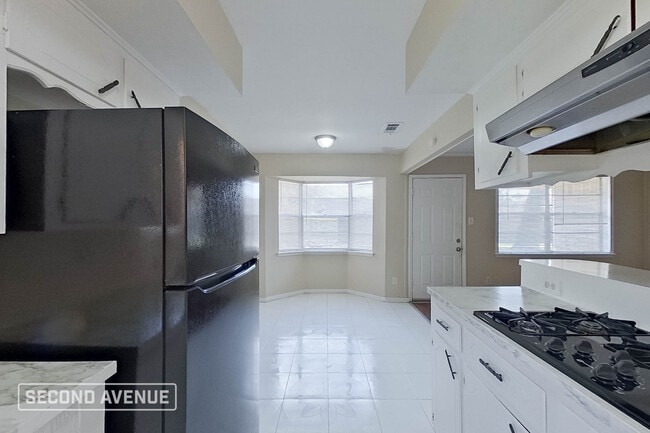 Foto del edificio - 9702 Hillis St