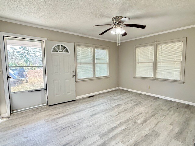 Foto del edificio - 677 Old Taylor Rd