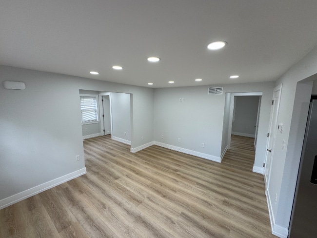 Building Photo - 413 State St