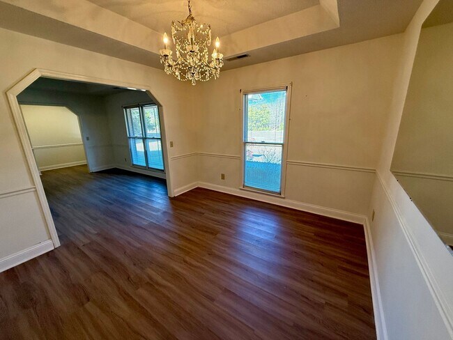 Foto del edificio - Charming Brick Home in Rembert!