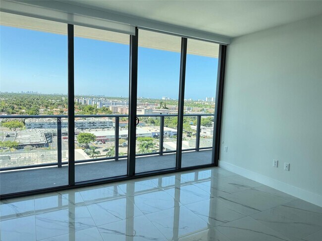 Foto del edificio - 1170 Hallandale Ave