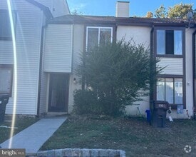Building Photo - 2404 Bayberry Ct