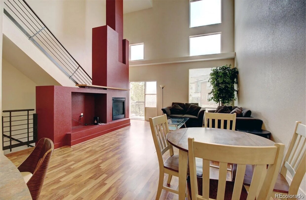 Foto principal - 2360 S Wheeling Cir