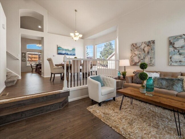 Foto del edificio - FABULOUS 3-BDRM, 3-BATH HOME IN GORGEOUS CASTLE PINES! JULY 1st OCCUPANCY!