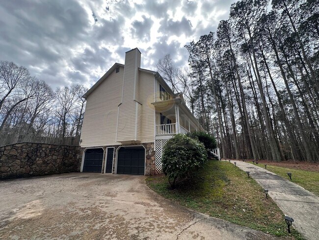 Foto del edificio - 4BR/3BA on Large Private Wooded Lot- Woodstock