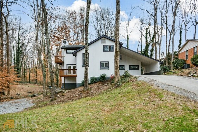 Building Photo - 1634 S Ridge Dr