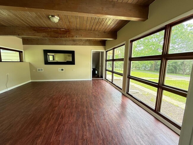 Building Photo - 5S074 Karns Rd