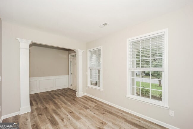 Building Photo - 8949 Crest View Cir
