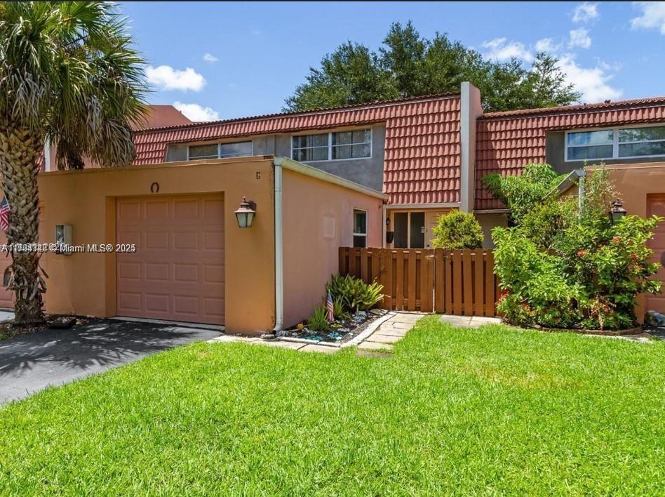 Foto principal - 8605 NW 35th Ct