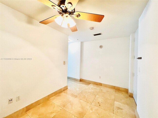 Foto del edificio - 1111 SW 1st Ave