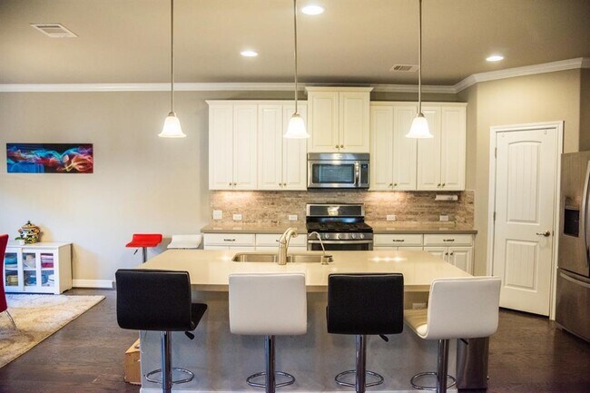 Building Photo - 12304 Terraza Cir