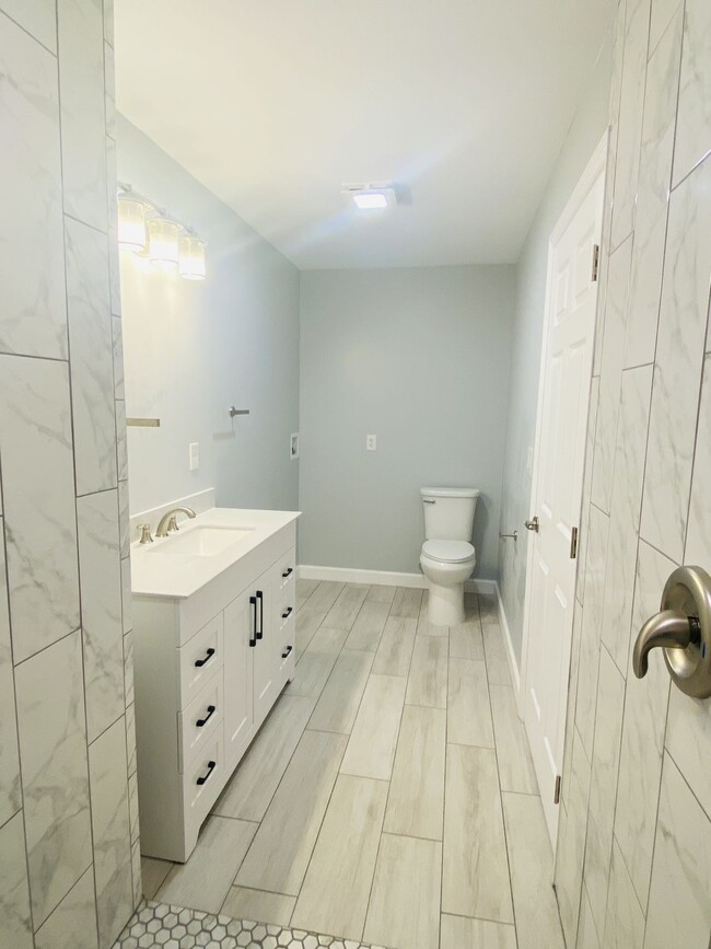 Building Photo - 628 Hills Blvd