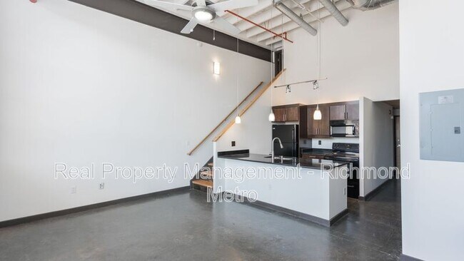 Building Photo - 616 Hull St