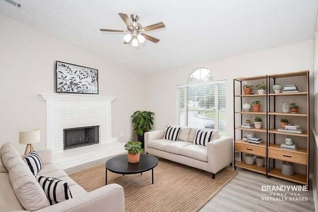 Foto del edificio - 6445 Emerald Pointe Cir